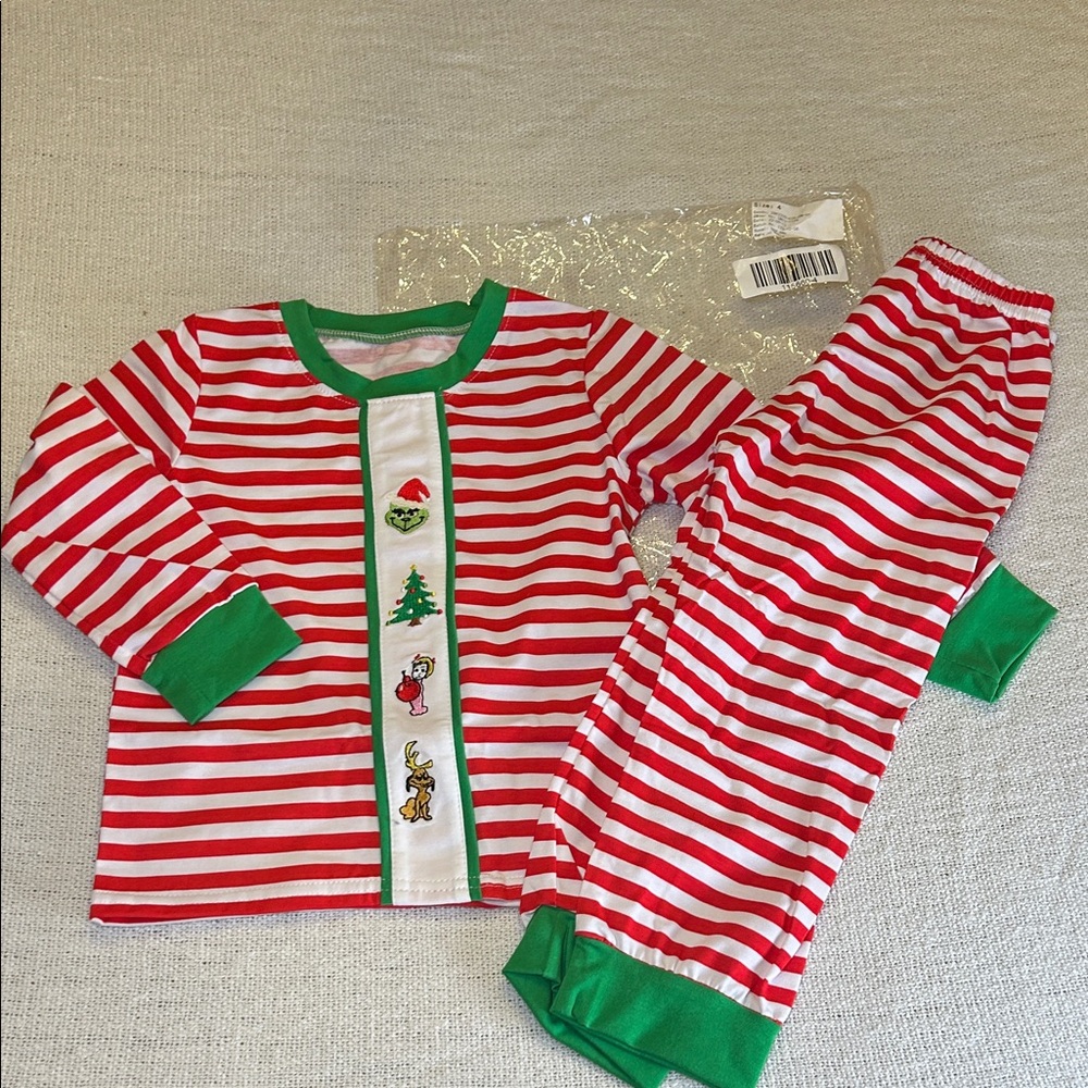 Grinch Embroidered Striped Kids Pajama Set size 4 NWT